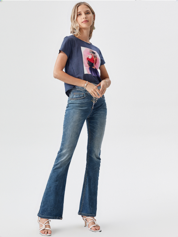wearOn "Travel Is My Therapy" Serene Blue High-Low Tee - Women's Trusted Cotton Wanderlust Graphic T-Shirt