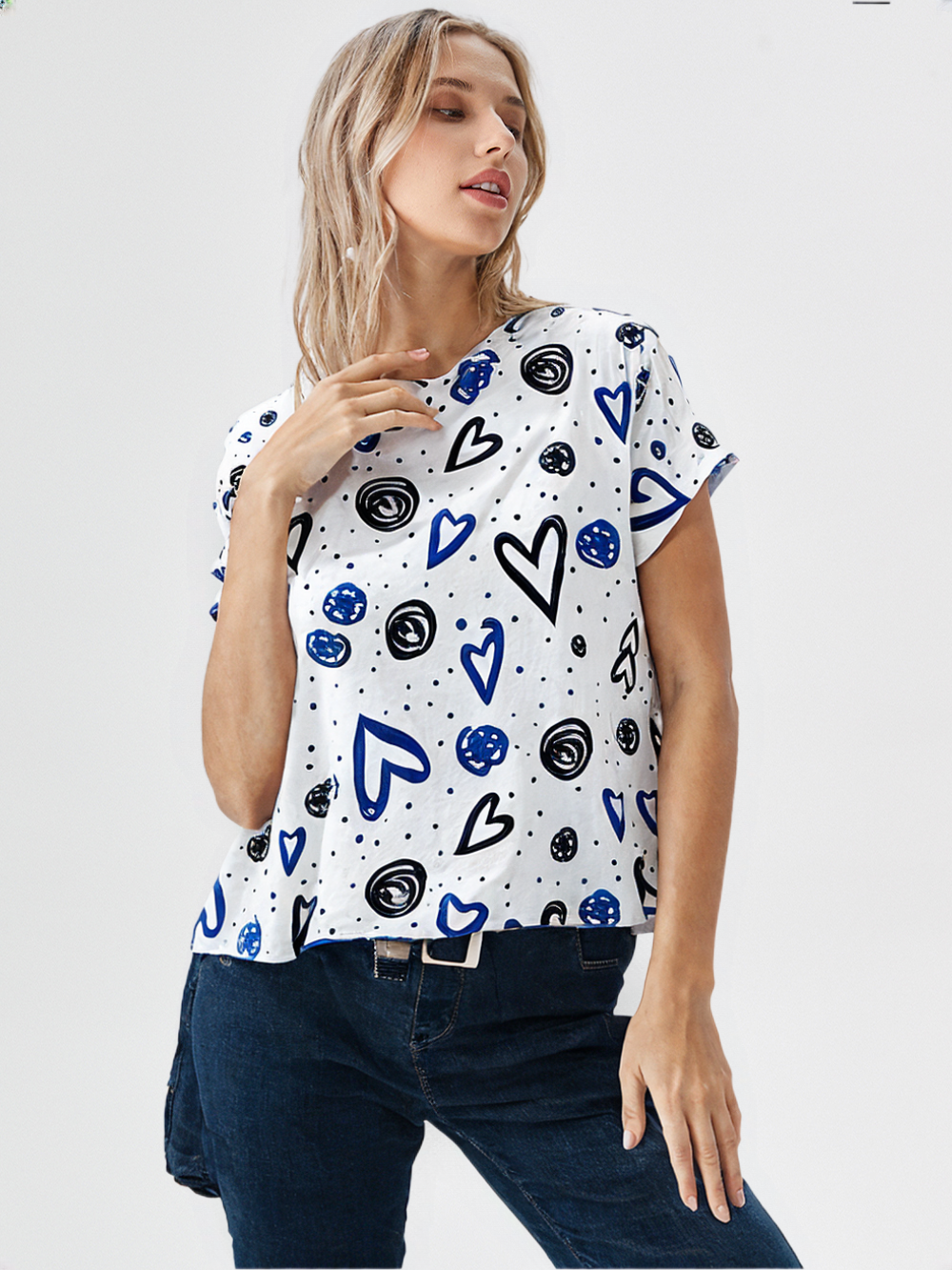 wearOn Blue Hearts Script Print - White Navy Love Typography Fitted Women's T-Shirt